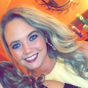 Meet your Posher, Kenzie